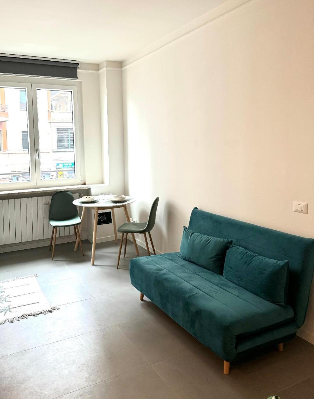 Rainbow Studio Flat- Monolocale Luminoso Милано Екстериор снимка