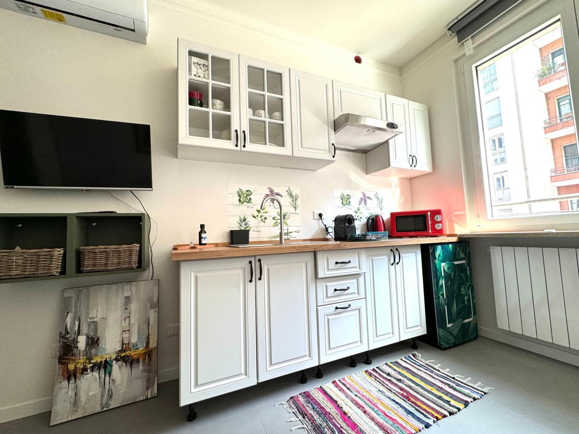 Rainbow Studio Flat- Monolocale Luminoso Милано Екстериор снимка