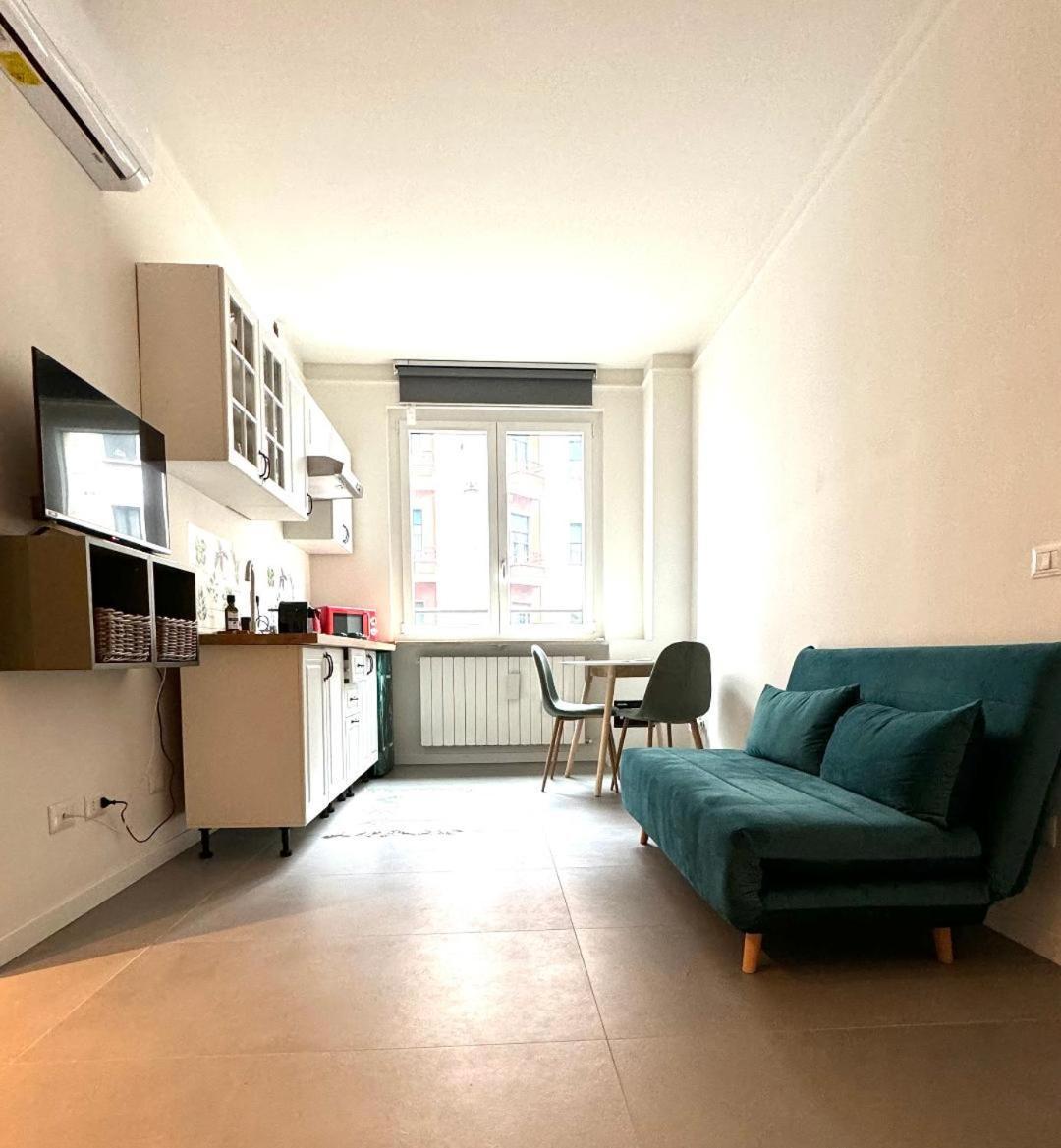 Rainbow Studio Flat- Monolocale Luminoso Милано Екстериор снимка